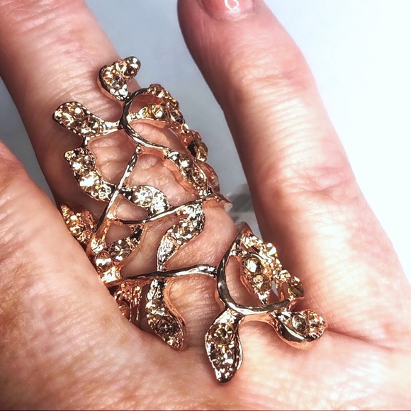 NWT Torrid Rose Gold Leaf Pave Armour Ring - Picture 2 of 5